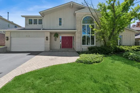 828 Woodleigh Avenue Highland Park IL 60035