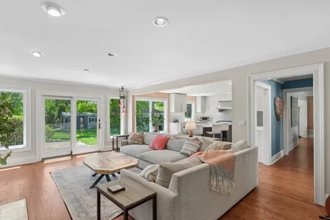 828 Woodleigh Avenue Highland Park IL 60035