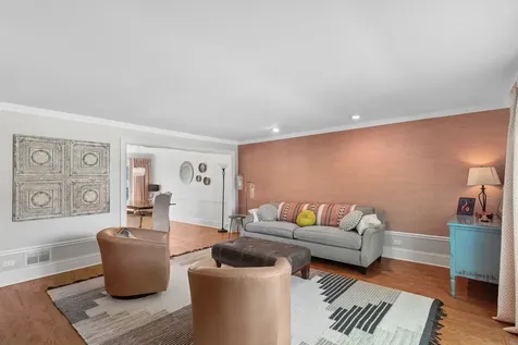 828 Woodleigh Avenue Highland Park IL 60035