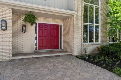 828 Woodleigh Avenue Highland Park IL 60035