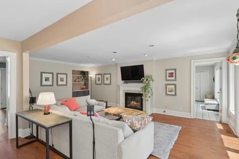 828 Woodleigh Avenue Highland Park IL 60035