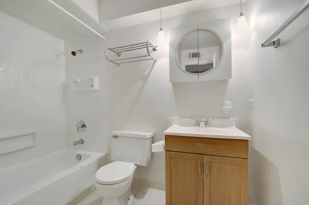 3A Kingery Quarter Willowbrook IL 60527