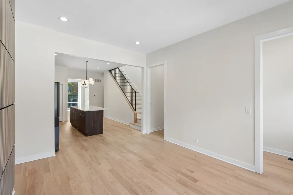 4717 South Ingleside Avenue Chicago IL 60615