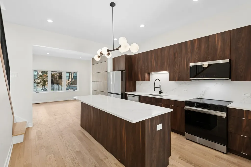 4717 South Ingleside Avenue Chicago IL 60615