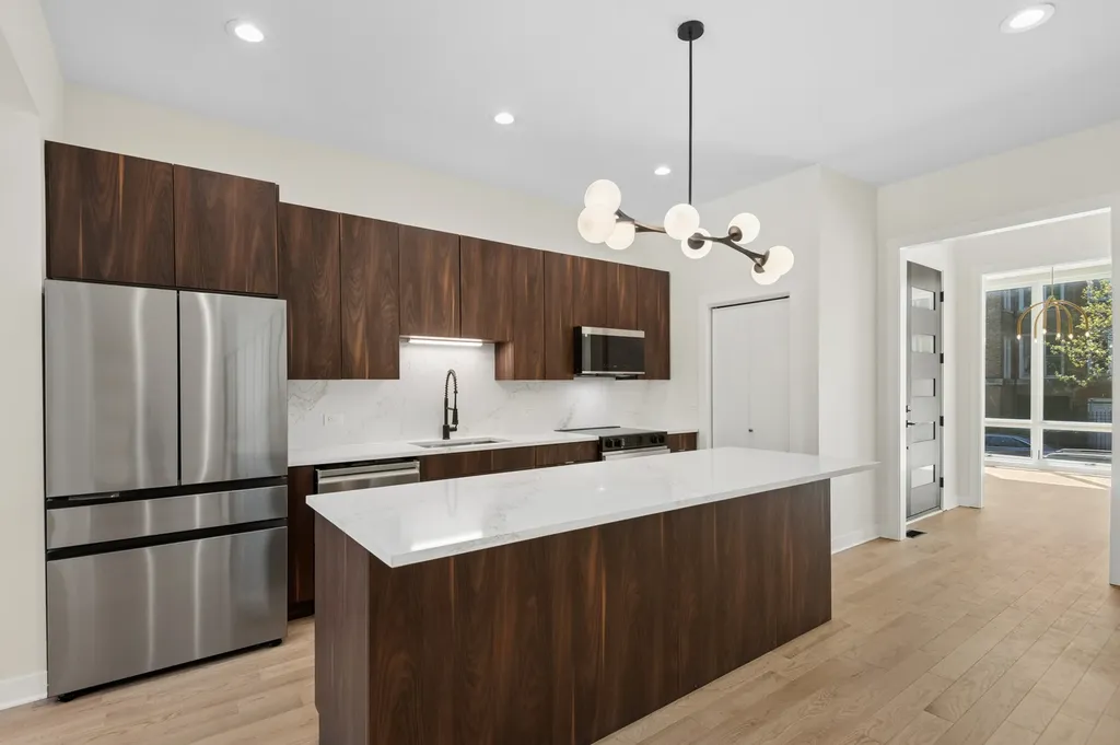 4717 South Ingleside Avenue Chicago IL 60615