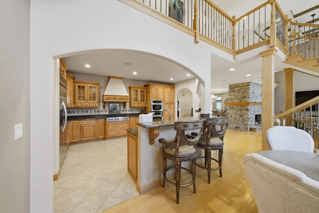 651 Anne Lane Bolingbrook IL 60440