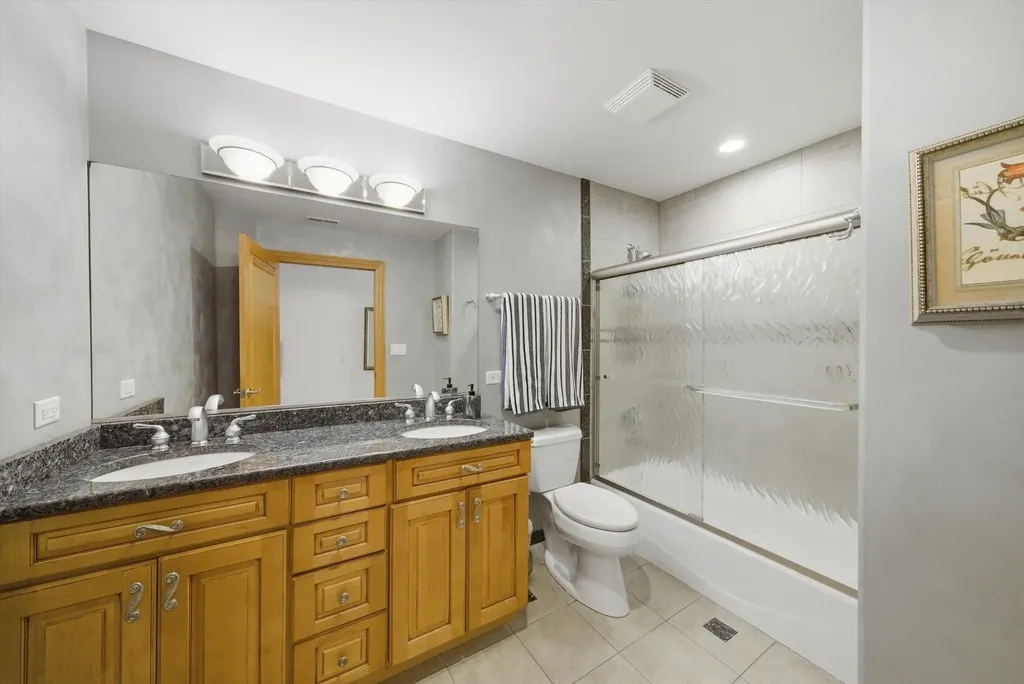 651 Anne Lane Bolingbrook IL 60440