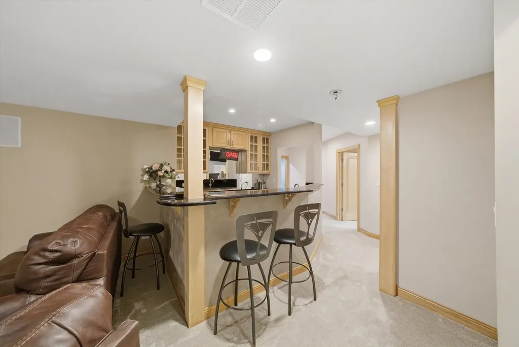 651 Anne Lane Bolingbrook IL 60440