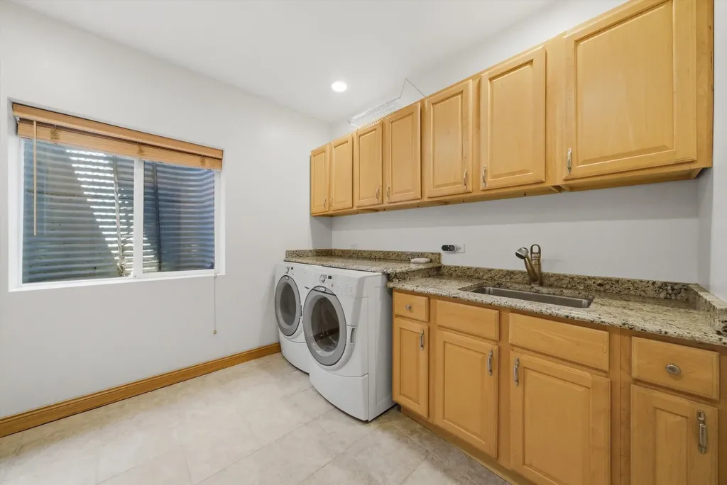651 Anne Lane Bolingbrook IL 60440