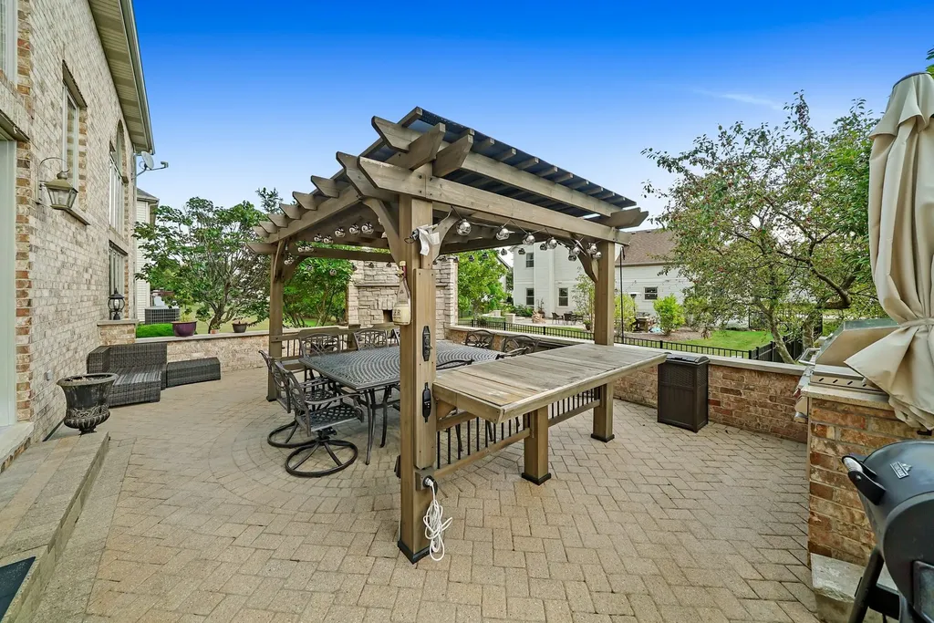 651 Anne Lane Bolingbrook IL 60440