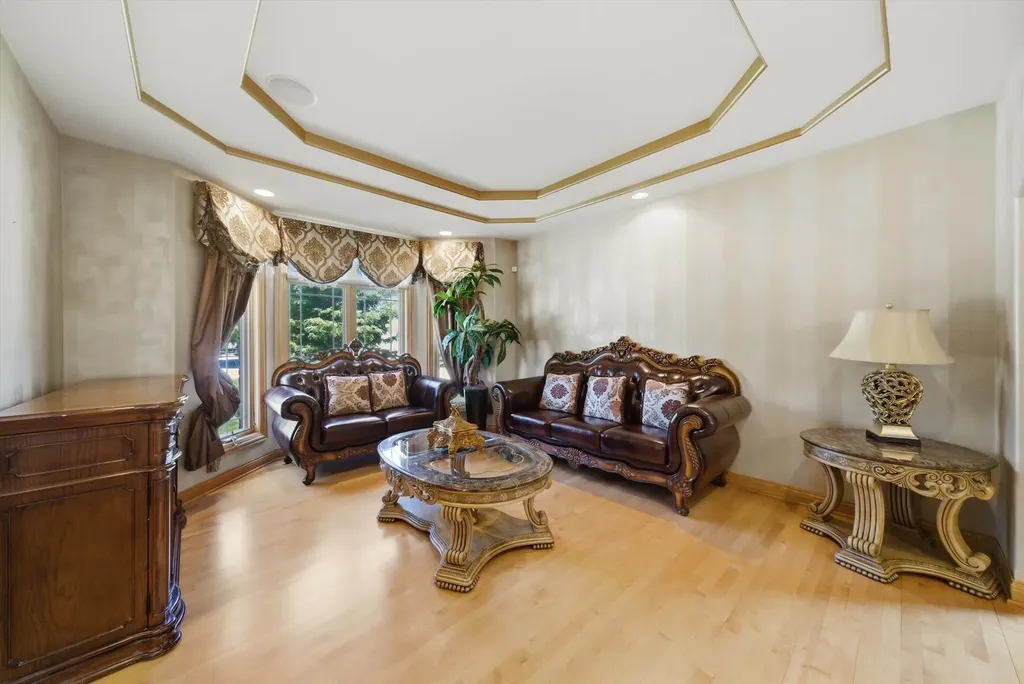 651 Anne Lane Bolingbrook IL 60440