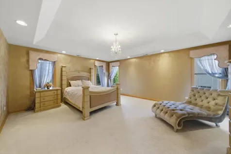 651 Anne Lane Bolingbrook IL 60440