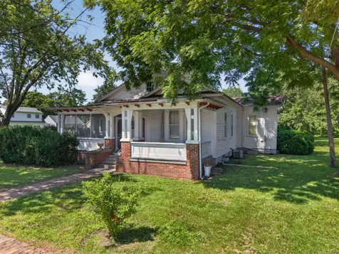 706 Fuller Avenue Streator IL 61364