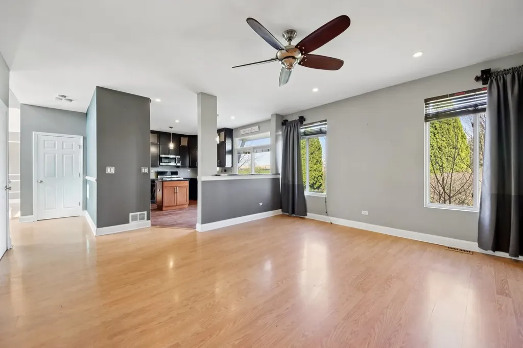 6 Kingsbrooke Court Bolingbrook IL 60440