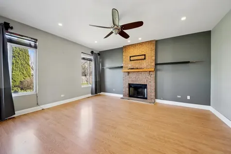 6 Kingsbrooke Court Bolingbrook IL 60440