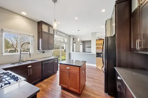 6 Kingsbrooke Court Bolingbrook IL 60440