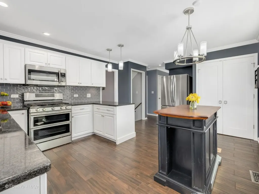 1525 Almond Court Downers Grove IL 60515