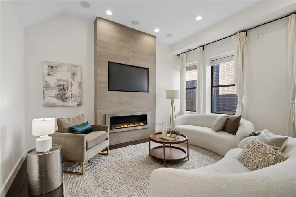 2150 West North Avenue Chicago IL 60647
