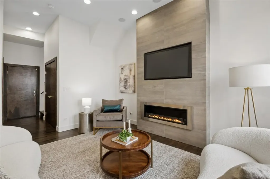 2150 West North Avenue Chicago IL 60647
