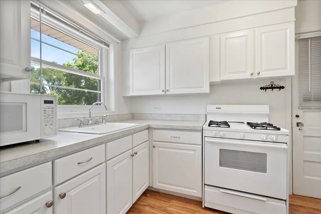 12 North Home Avenue Park Ridge IL 60068