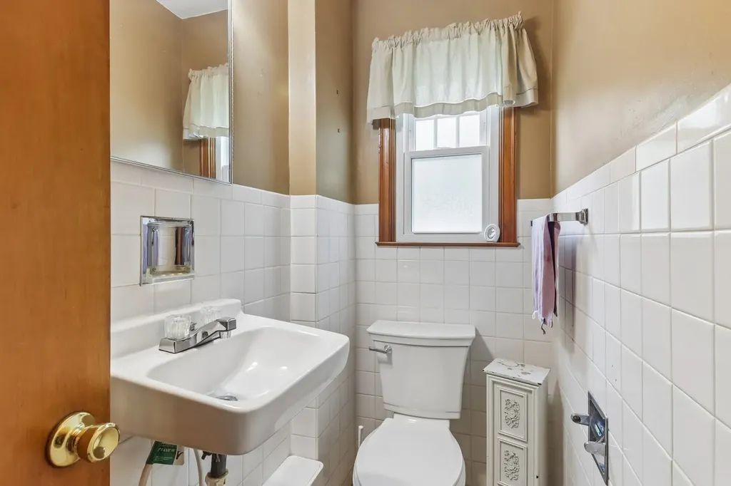 924 Grandview Avenue Lockport IL 60441