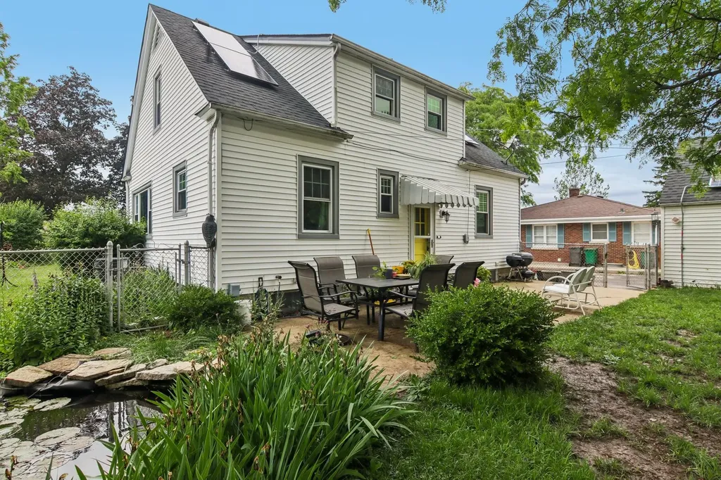 924 Grandview Avenue Lockport IL 60441