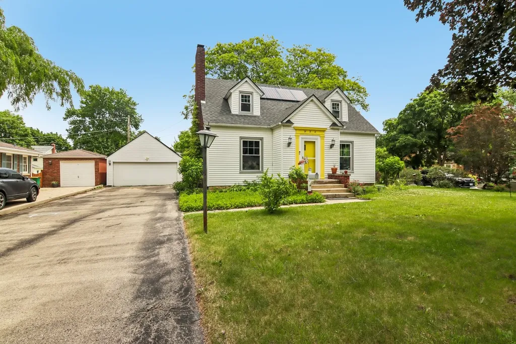 924 Grandview Avenue Lockport IL 60441