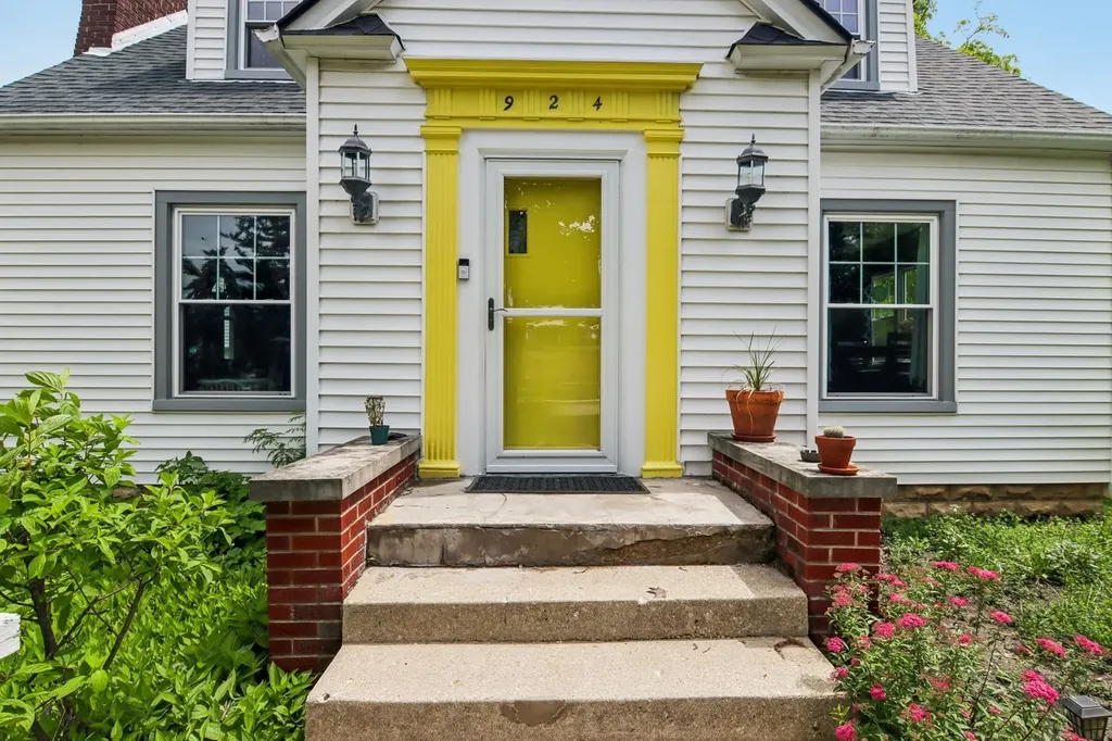 924 Grandview Avenue Lockport IL 60441