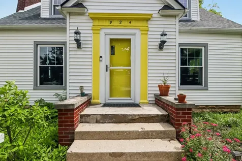 924 Grandview Avenue Lockport IL 60441