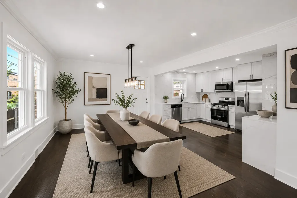 2744 West Catalpa Avenue Chicago IL 60625