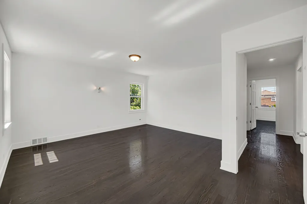 2744 West Catalpa Avenue Chicago IL 60625