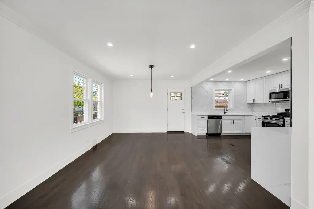 2744 West Catalpa Avenue Chicago IL 60625