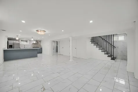 2744 West Catalpa Avenue Chicago IL 60625