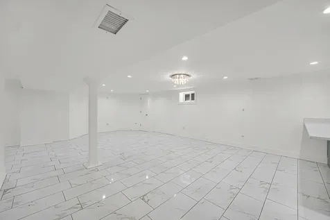 2744 West Catalpa Avenue Chicago IL 60625
