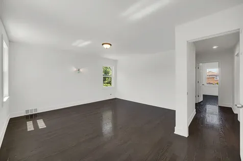 2744 West Catalpa Avenue Chicago IL 60625