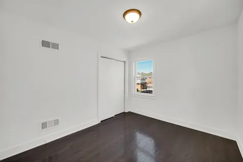 2744 West Catalpa Avenue Chicago IL 60625