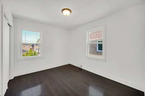 2744 West Catalpa Avenue Chicago IL 60625
