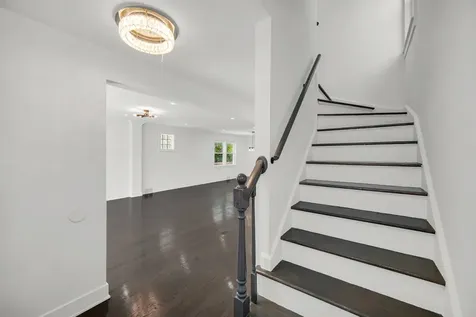 2744 West Catalpa Avenue Chicago IL 60625