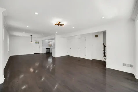 2744 West Catalpa Avenue Chicago IL 60625