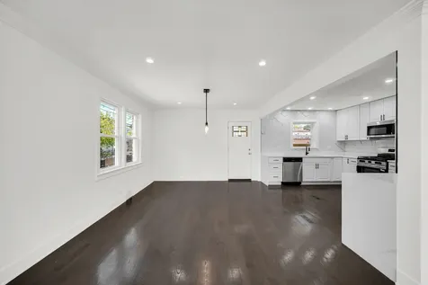 2744 West Catalpa Avenue Chicago IL 60625