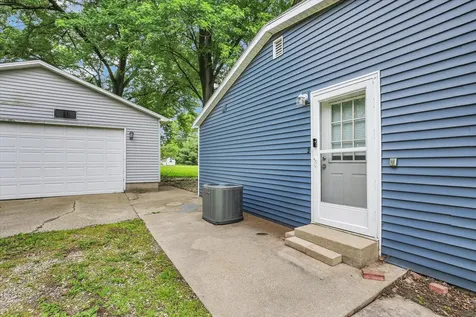 506 East Richardson Farmer City IL 61842