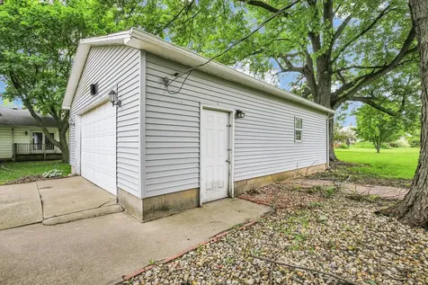 506 East Richardson Farmer City IL 61842