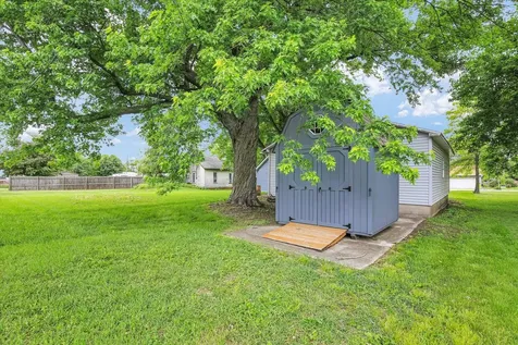 506 East Richardson Farmer City IL 61842