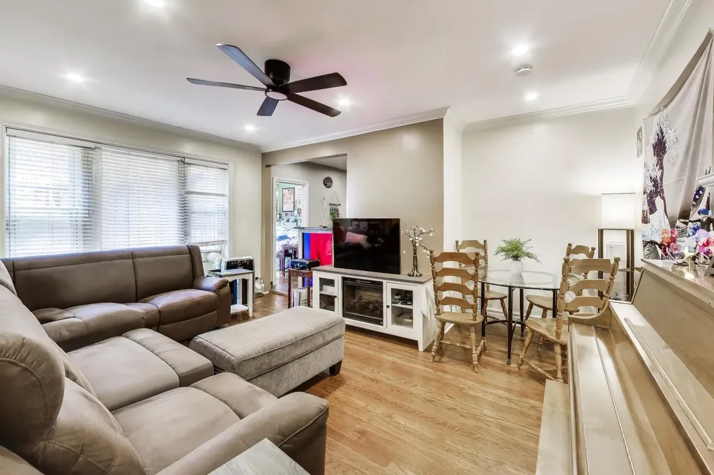 1106 West Montana Street Chicago IL 60614