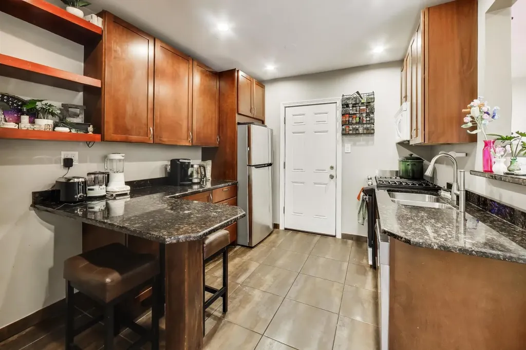 1106 West Montana Street Chicago IL 60614