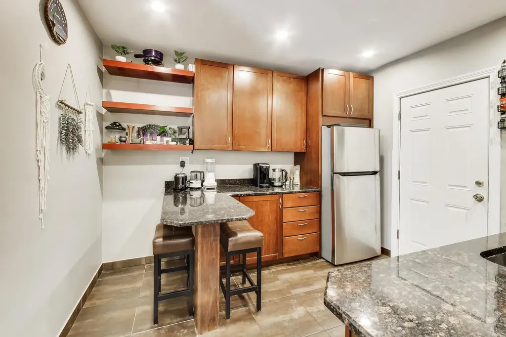 1106 West Montana Street Chicago IL 60614