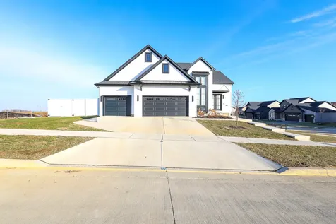 1112 Bell Grove Lane Bloomington IL 61705