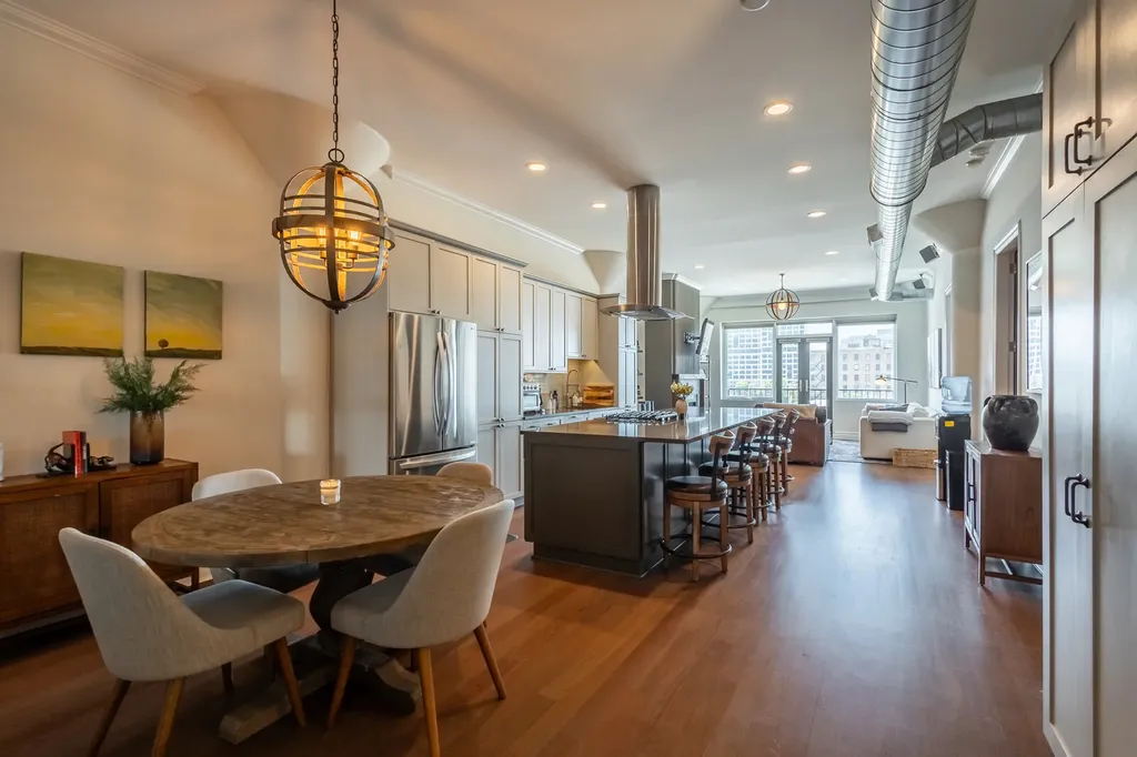 1152 West Fulton Street Chicago IL 60607