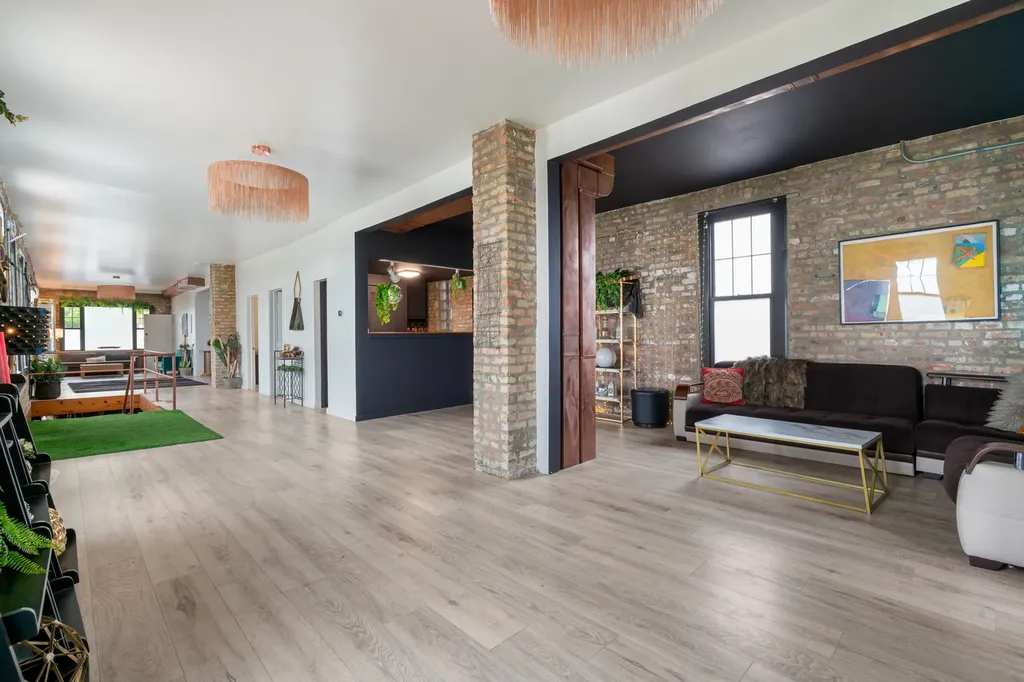 2331 North Elston Court Chicago IL 60614