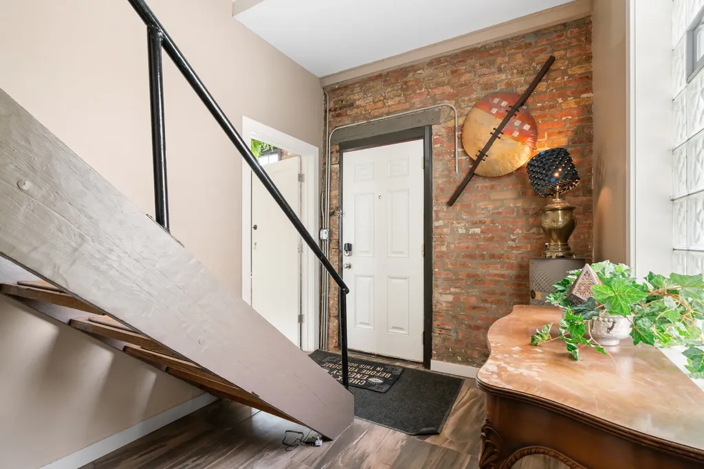 2331 North Elston Court Chicago IL 60614